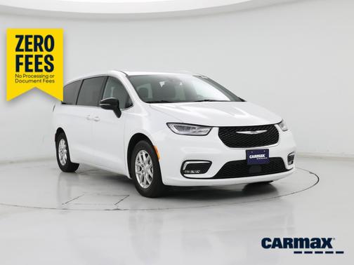 White 2025 Chrysler Pacifica Select