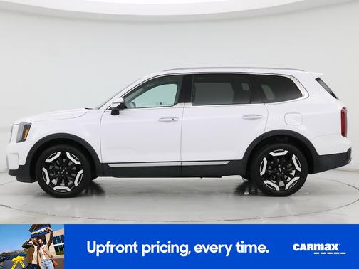 White 2025 Kia Telluride S