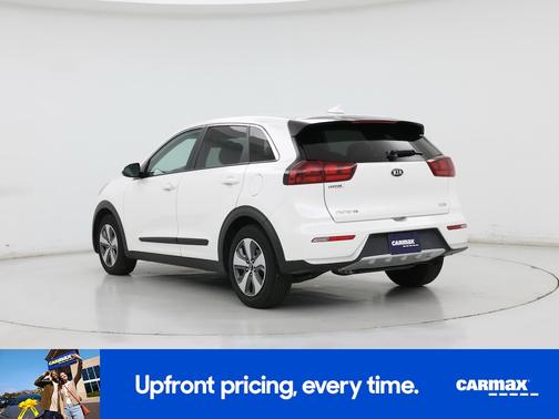 White 2017 Kia Niro FE