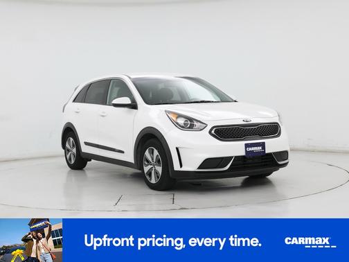 White 2017 Kia Niro FE