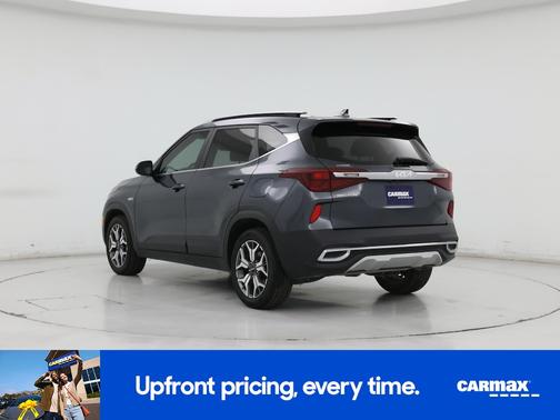 Gray 2023 Kia Seltos EX
