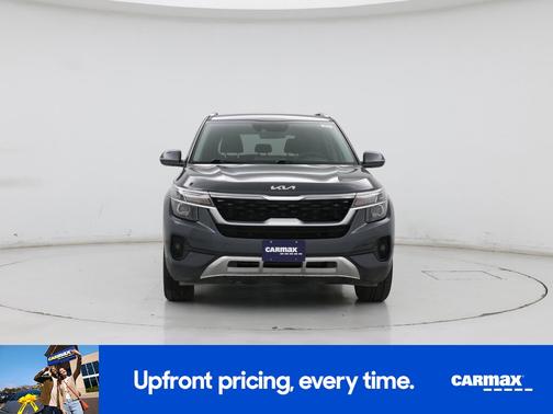 Gray 2023 Kia Seltos EX