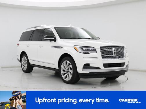 White 2024 Lincoln Navigator Reserve
