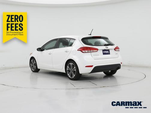 White 2016 Kia Forte EX