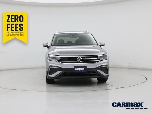 Gray 2022 Volkswagen Tiguan SE