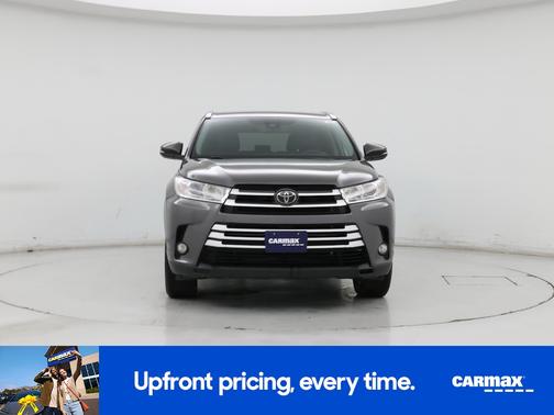 Gray 2018 Toyota Highlander XLE