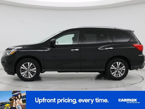 Black 2019 Nissan Pathfinder SV