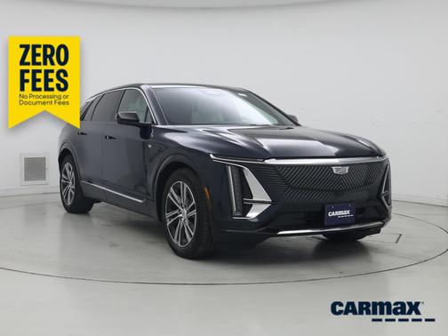 Green 2024 Cadillac LYRIQ Luxury 2
