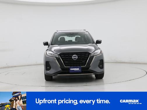 Gray 2024 Nissan Kicks SR