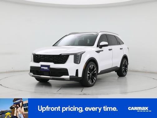 White 2025 Kia Sorento S