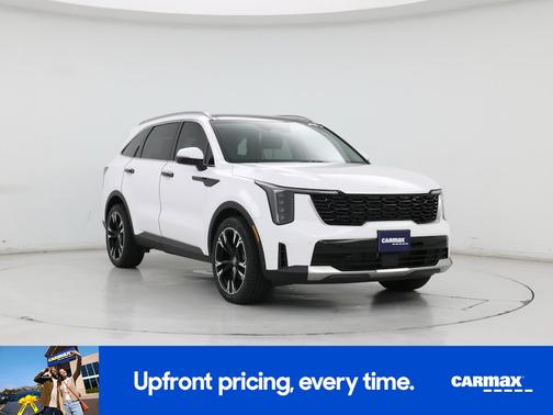 White 2025 Kia Sorento S