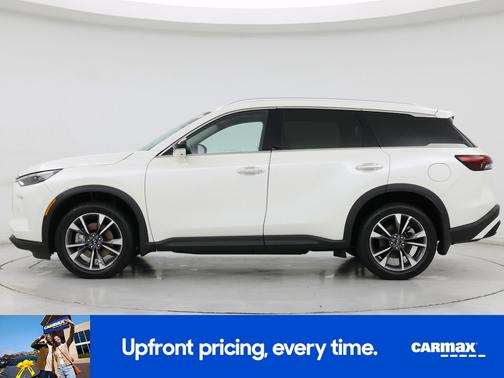 White 2023 INFINITI QX60 Luxe
