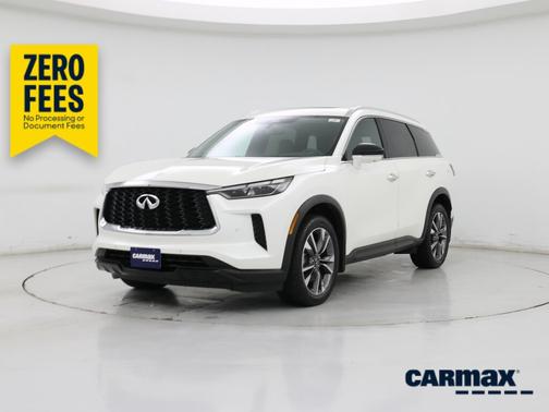 White 2023 INFINITI QX60 Luxe