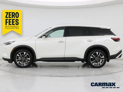 White 2023 INFINITI QX60 Luxe