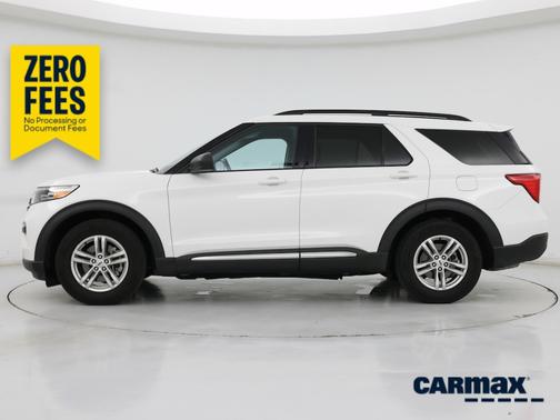 White 2023 Ford Explorer XLT