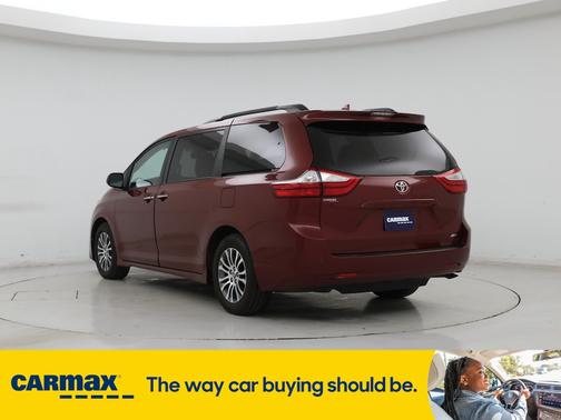 2019 Toyota Sienna XLE