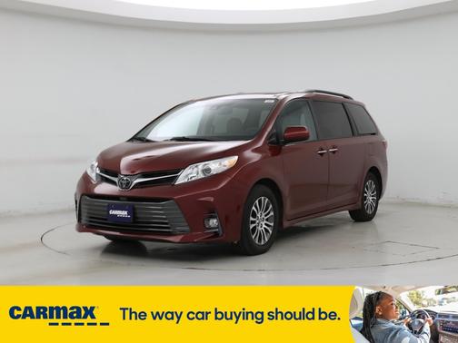 2019 Toyota Sienna XLE