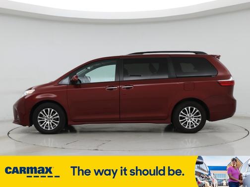 2019 Toyota Sienna XLE