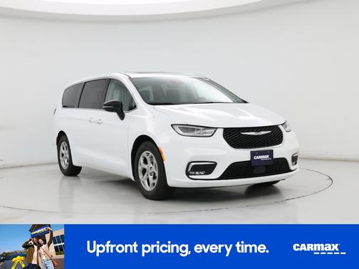 White 2024 Chrysler Pacifica Limited
