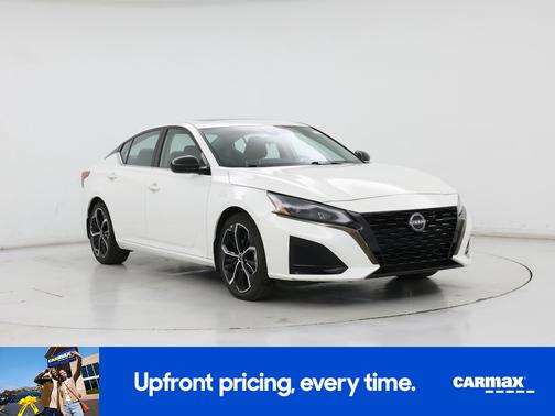 White 2023 Nissan Altima SR