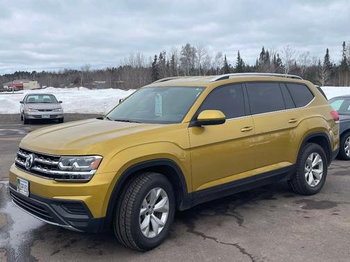 Photo 2 of 23 of 2018 Volkswagen Atlas 2.0T S