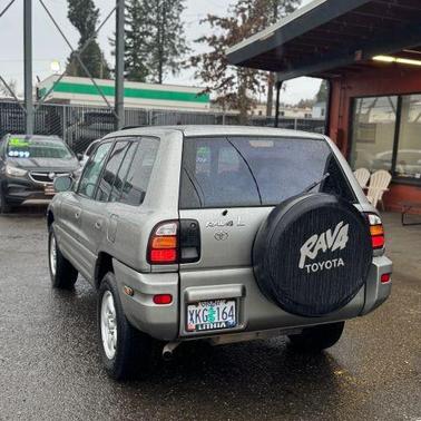 2000 Toyota RAV4 Base