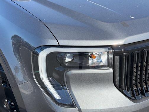 Carbonized Gray Metallic 2026 Ford Maverick Lobo Standard