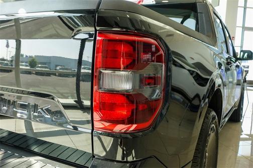 2025 Ford Maverick Lobo Standard