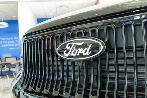 2025 Ford Maverick Lobo Standard
