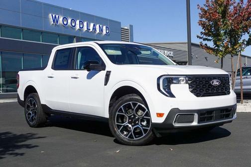 White 2025 Ford Maverick Lariat