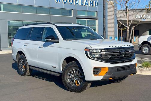 Space Silver 2026 Ford Expedition Tremor