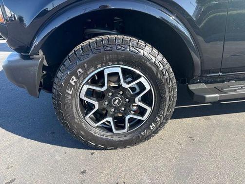 Shadow Black 2022 Ford Bronco Outer Banks