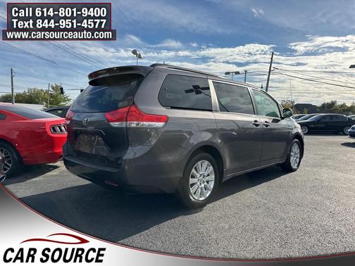 2011 Toyota Sienna LE