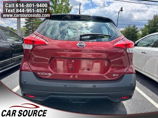 Cayenne Red/Super Black 2020 Nissan Kicks SV