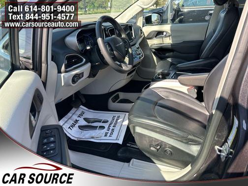 Granite Crystal Metallic Clearcoat 2023 Chrysler Pacifica Touring L