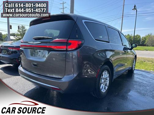 Granite Crystal Metallic Clearcoat 2023 Chrysler Pacifica Touring L