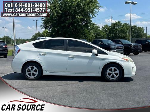 Blizzard Pearl 2014 Toyota Prius Three
