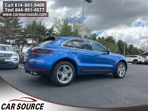Sapphire Blue Metallic 2017 Porsche Macan Macan