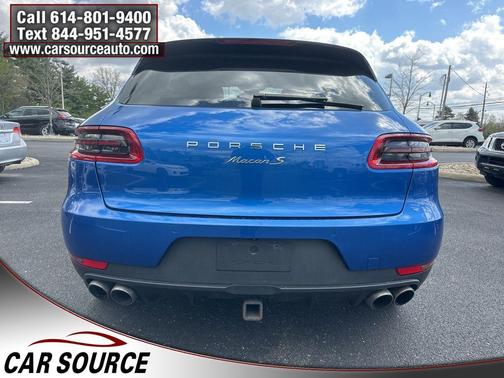 Sapphire Blue Metallic 2017 Porsche Macan Macan