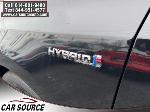 2017 Toyota Prius v Five