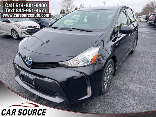 2017 Toyota Prius v Five