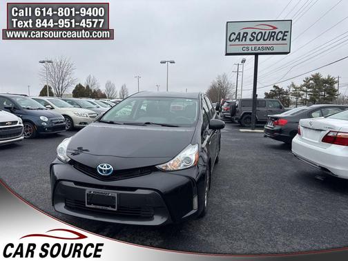 2017 Toyota Prius v Five