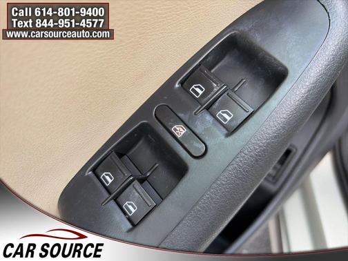 Reflex Silver Metallic 2011 Volkswagen Jetta SE