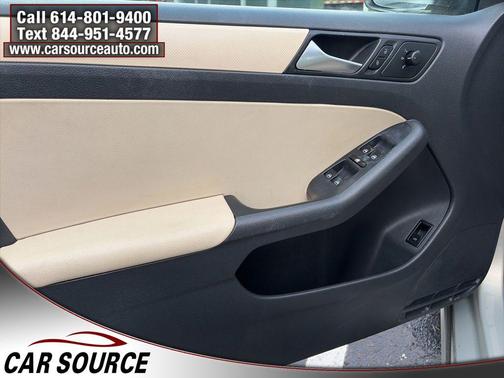 Reflex Silver Metallic 2011 Volkswagen Jetta SE