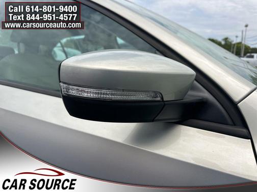 Reflex Silver Metallic 2011 Volkswagen Jetta SE