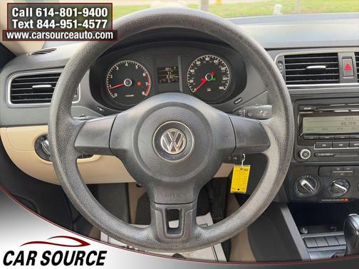Reflex Silver Metallic 2011 Volkswagen Jetta SE