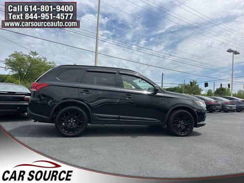 Labrador Black Metallic 2019 Mitsubishi Outlander LE S-AWC