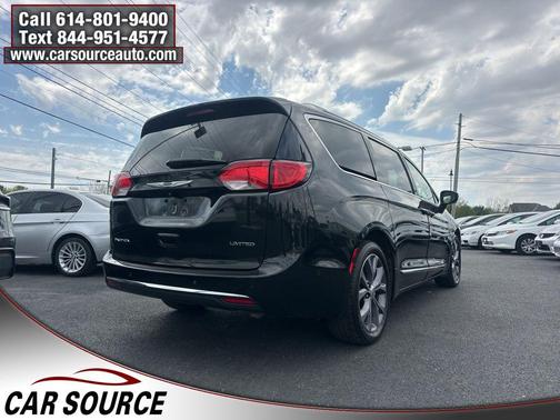 Brilliant Black Crystal Pearlcoat 2018 Chrysler Pacifica Limited