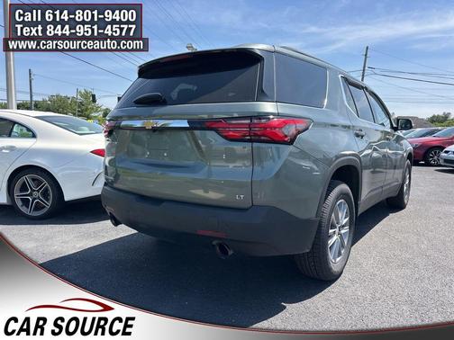 Silver Sage Metallic 2022 Chevrolet Traverse LT Leather