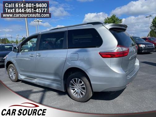 2019 Toyota Sienna XLE